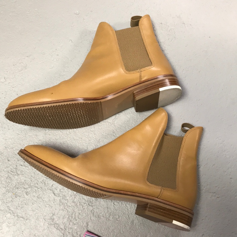 Everlane camel size 10.5 Chelsea boot never worn